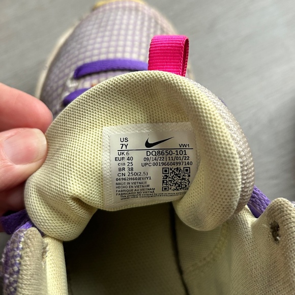 Nike LeBron Witness 7 Low Action Grape Vivid Orange Size 7Y - Picture 8 of 8